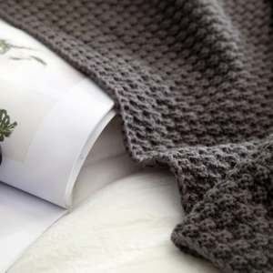 Nordic fringed knit ball blanket wool blanket office air conditioning lunch break blanket shawl blanket sofa leisure blanket blanket
