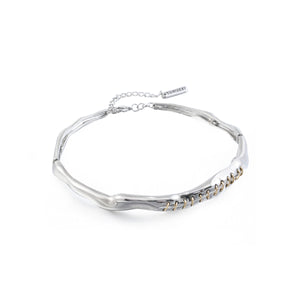 Female Niche Metal Collar