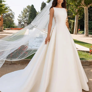 French Retro Lace Advanced Texture Satin Slim Bridal Simple Elegant Trailing Wedding Dress