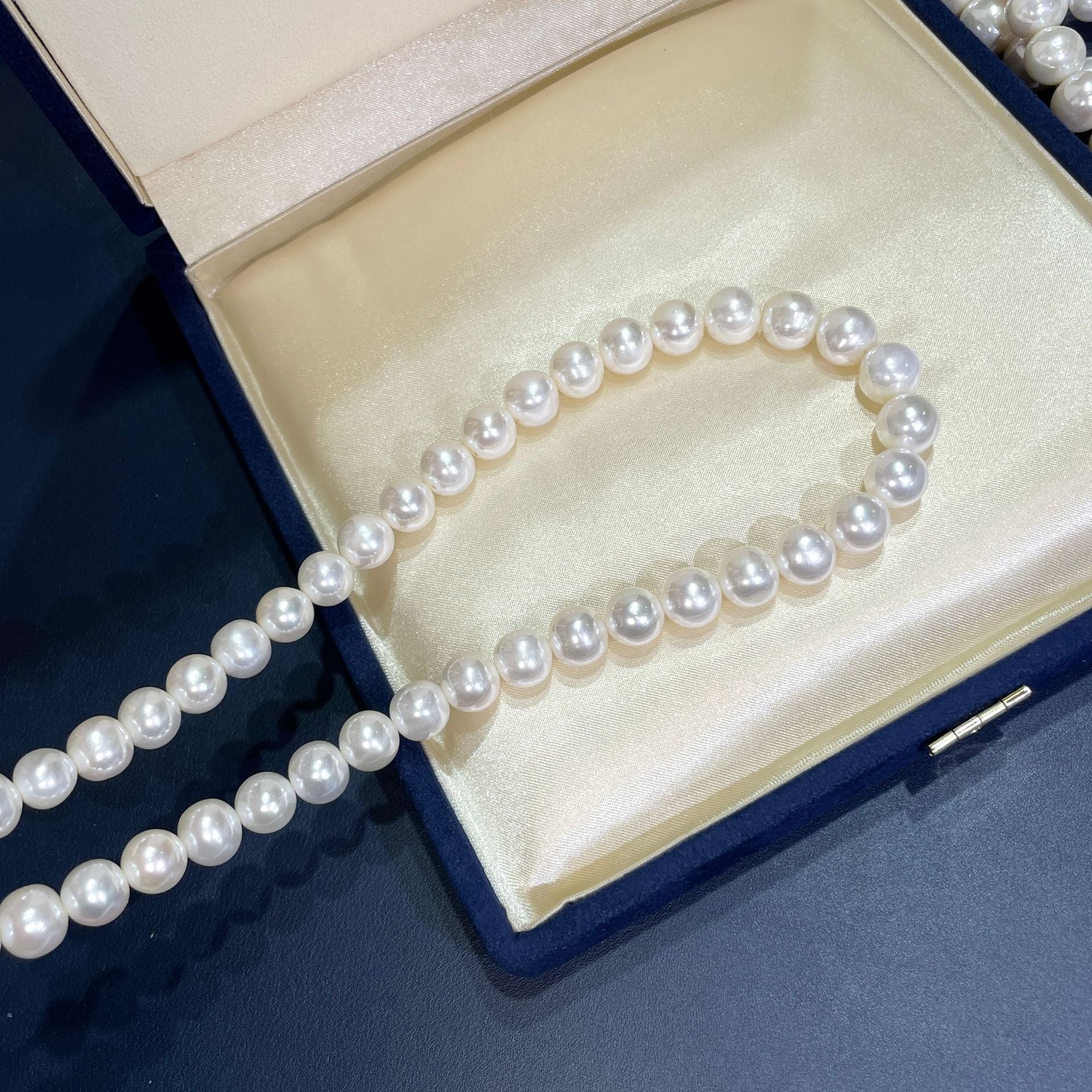 Freshwater Pearl Necklace Extremely Strong Light Nearly Perfect Circle