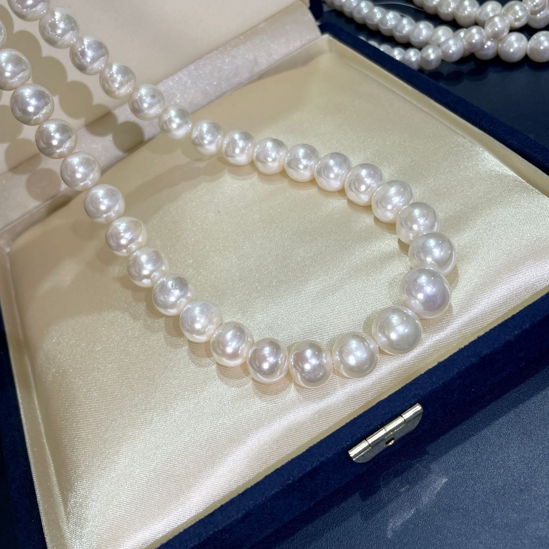 Freshwater Pearl Necklace Extremely Strong Light Nearly Perfect Circle