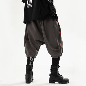 Loose Oversized Shoulder Straps And Vintage Pants